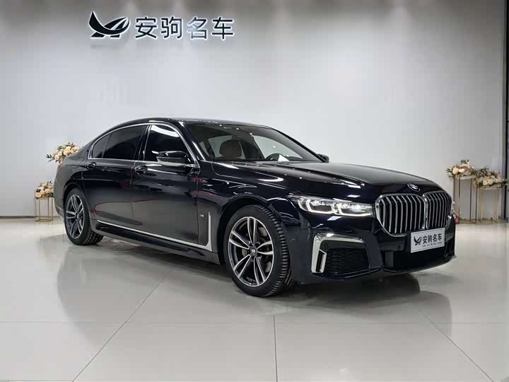 Фото 3 - BMW 7 Series