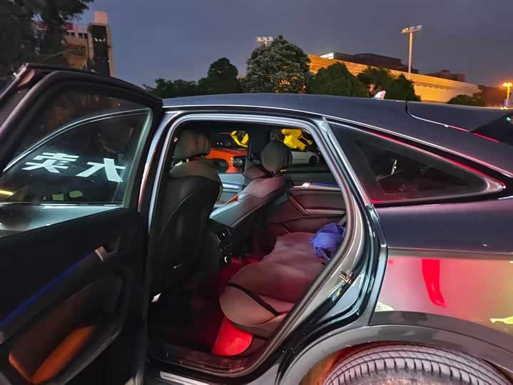 Фото 7 - Audi Q5L Sportback