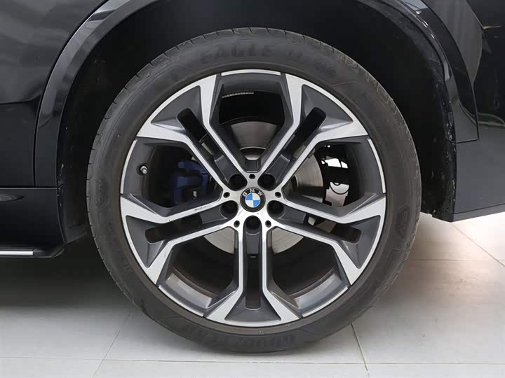 Фото 18 - BMW X5