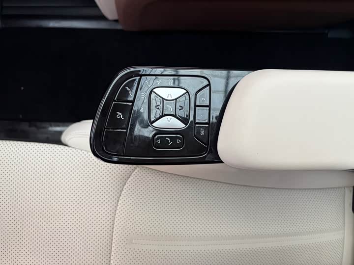 Фото 12 - BYD Xia