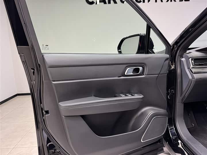 Фото 11 - LiXiang One