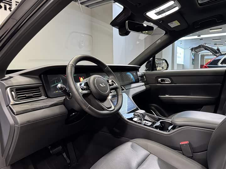 Фото 12 - LiXiang One