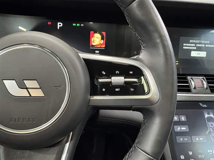 Фото 19 - LiXiang One