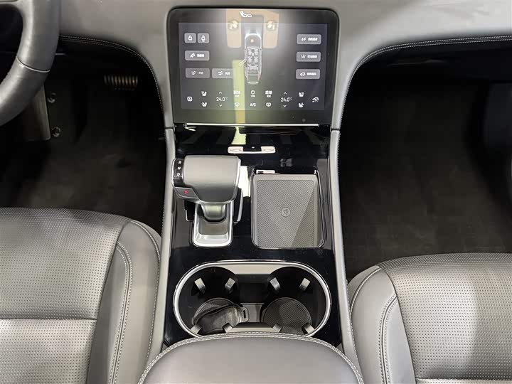 Фото 21 - LiXiang One