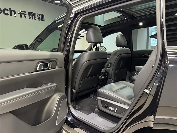 Фото 23 - LiXiang One