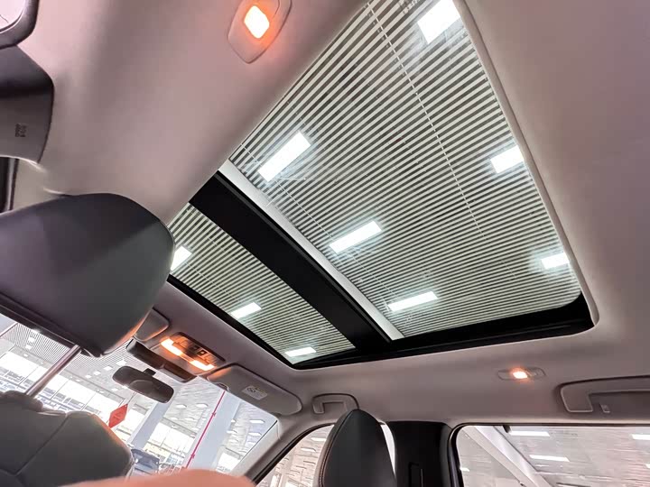 Фото 14 - Mitsubishi Outlander