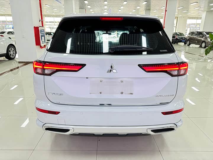 Фото 6 - Mitsubishi Outlander