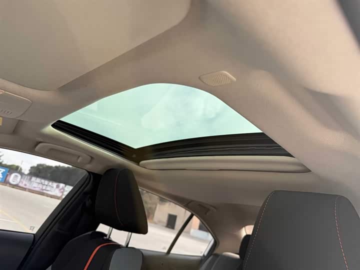 Фото 13 - Toyota Corolla