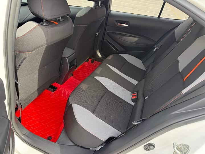 Фото 14 - Toyota Corolla