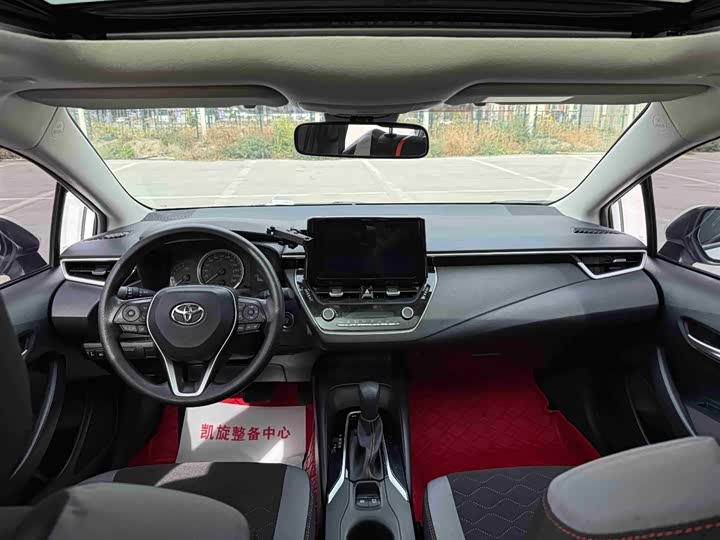 Фото 15 - Toyota Corolla