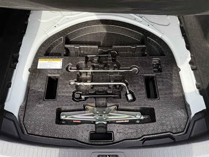 Фото 17 - Toyota Corolla