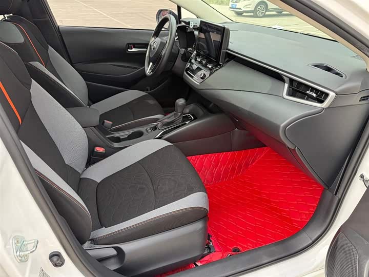 Фото 19 - Toyota Corolla