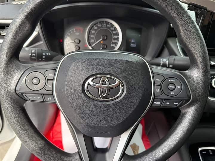 Фото 22 - Toyota Corolla