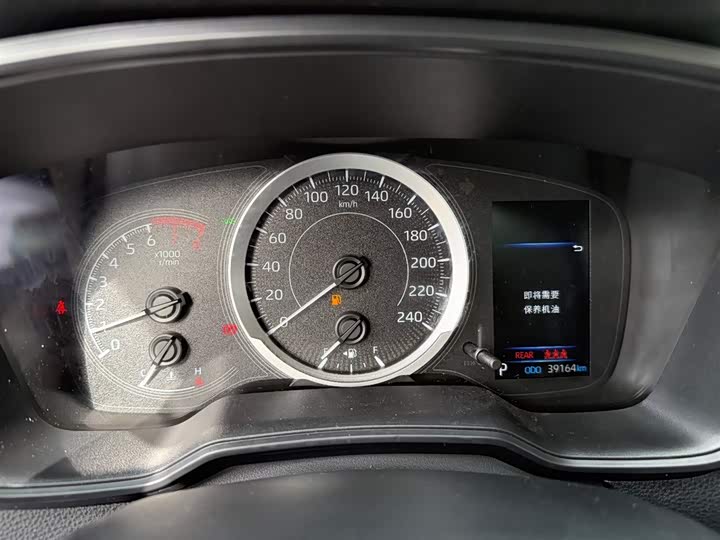 Фото 23 - Toyota Corolla