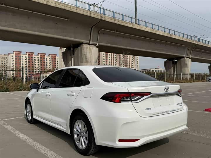 Фото 3 - Toyota Corolla