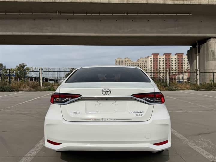 Фото 4 - Toyota Corolla