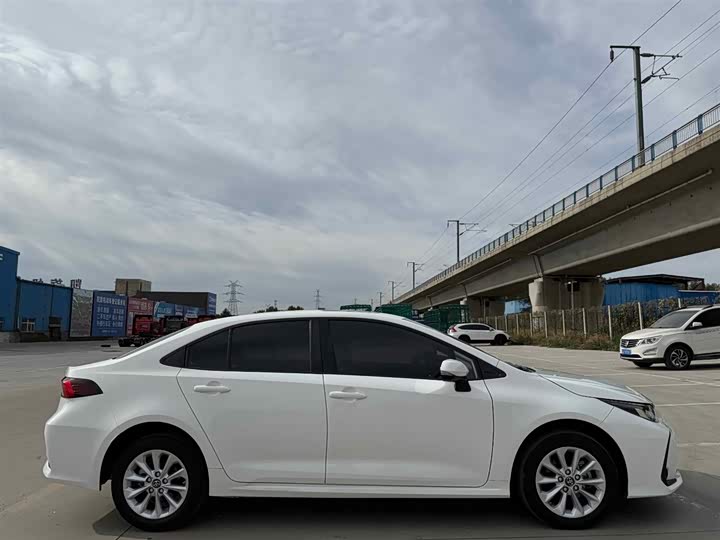 Фото 6 - Toyota Corolla