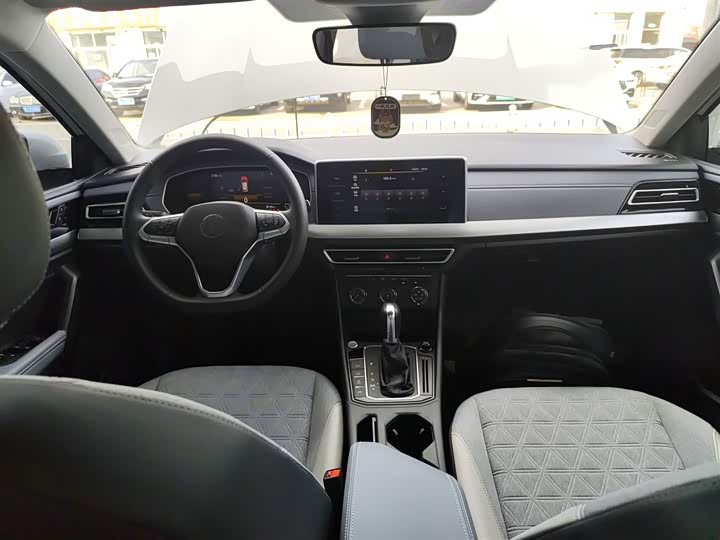 Фото 10 - Volkswagen Lavida