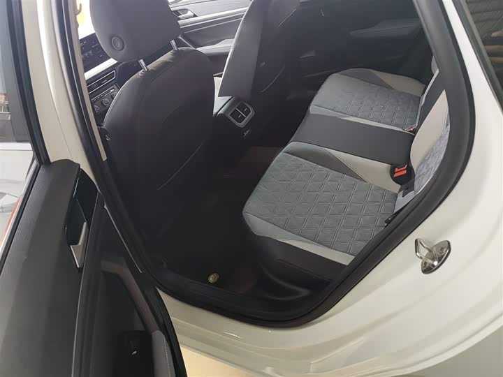 Фото 17 - Volkswagen Lavida