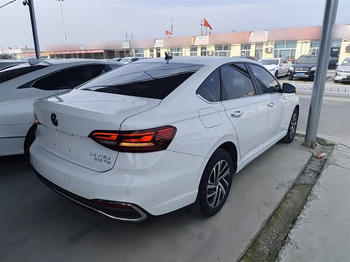 Фото 7 - Volkswagen Lavida