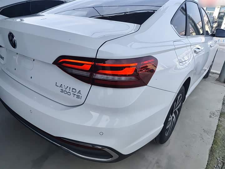 Фото 8 - Volkswagen Lavida