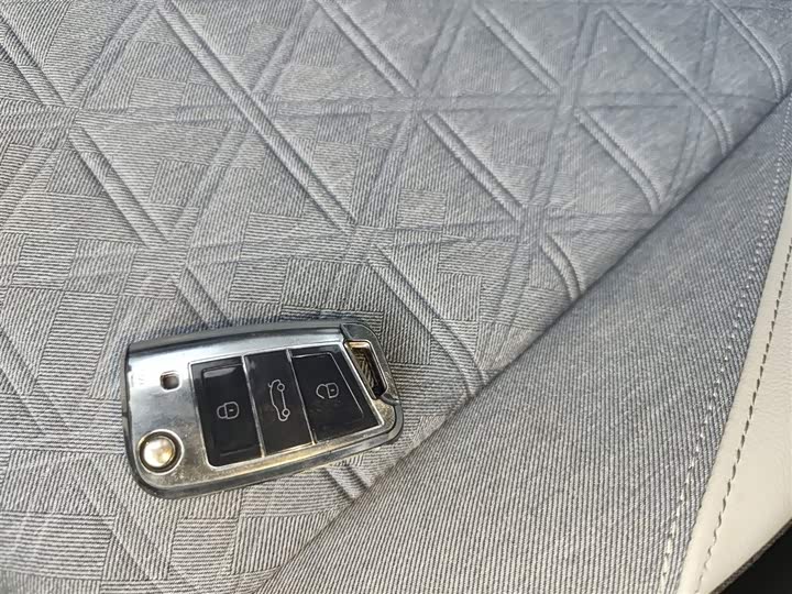 Фото 9 - Volkswagen Lavida