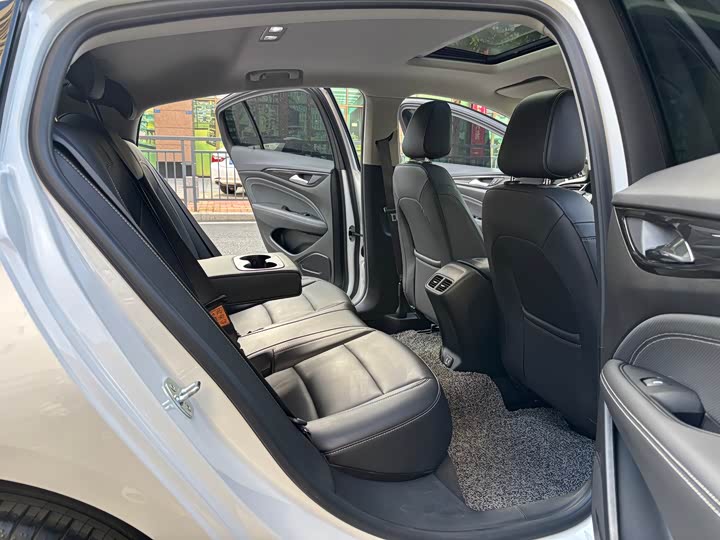 Фото 8 - Buick Regal