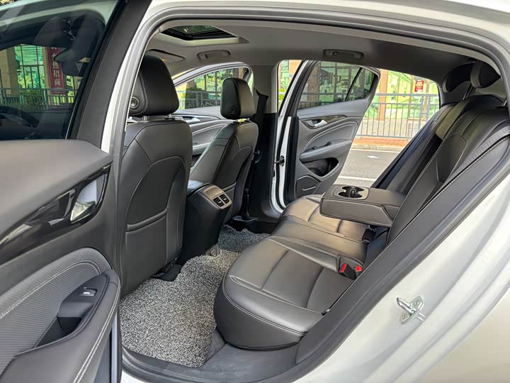 Фото 9 - Buick Regal