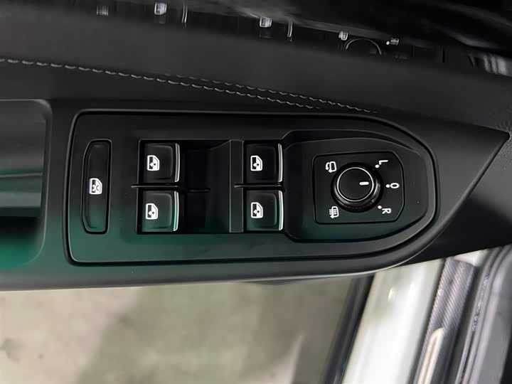 Фото 10 - Volkswagen Golf