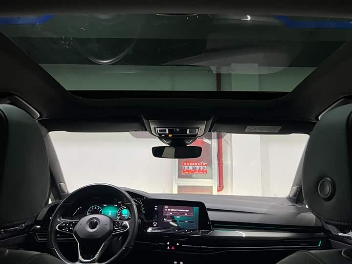 Фото 13 - Volkswagen Golf