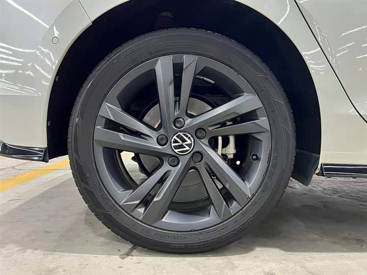 Фото 21 - Volkswagen Golf