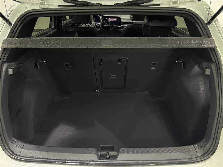 Фото 7 - Volkswagen Golf