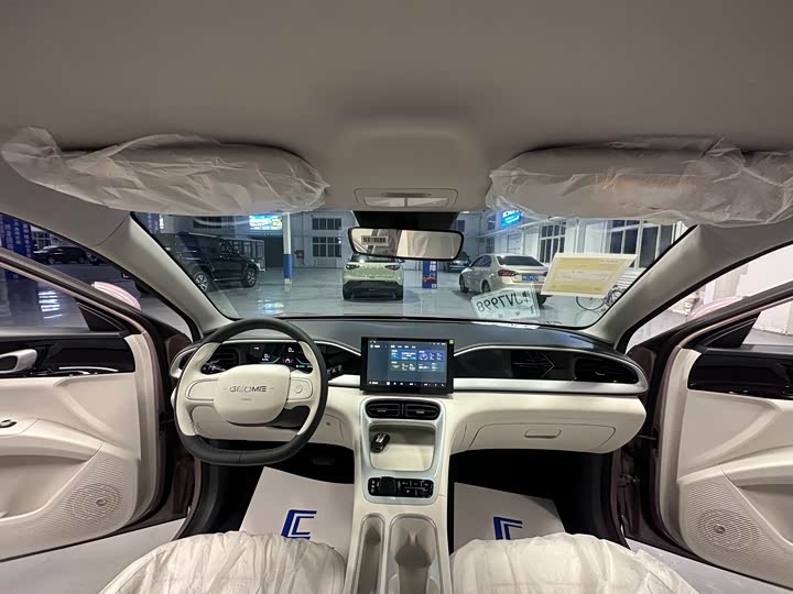 Фото 11 - Geely Galaxy Geome