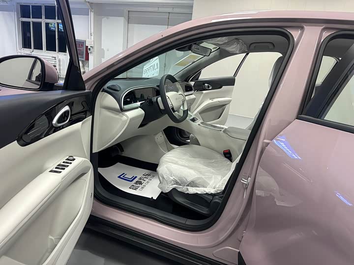 Фото 12 - Geely Galaxy Geome