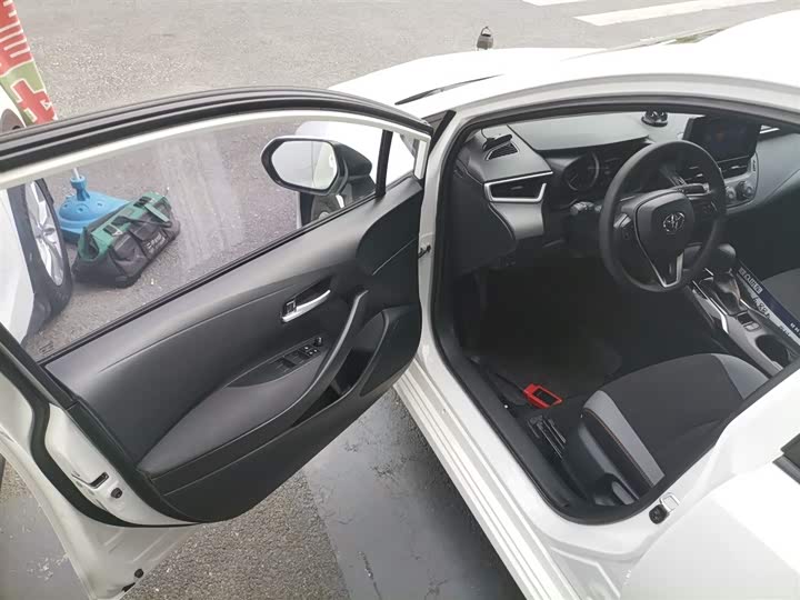 Фото 16 - Toyota Corolla