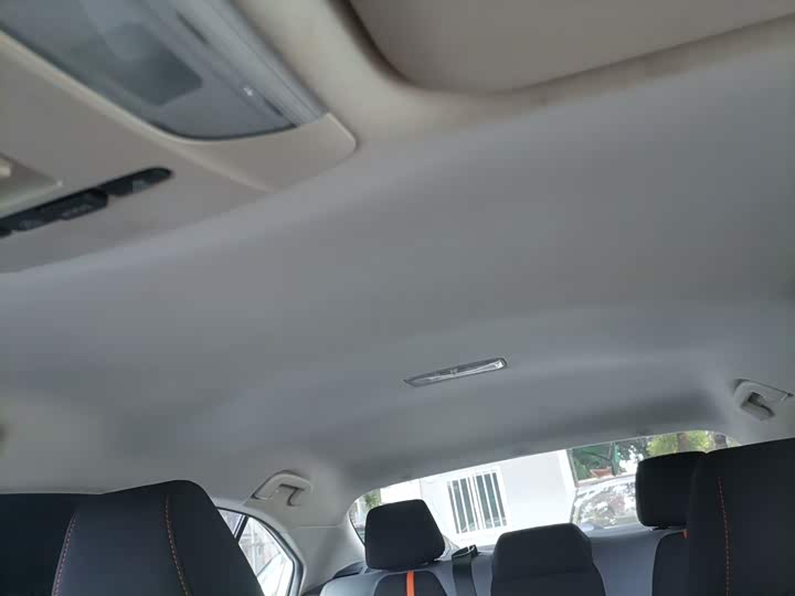 Фото 18 - Toyota Corolla