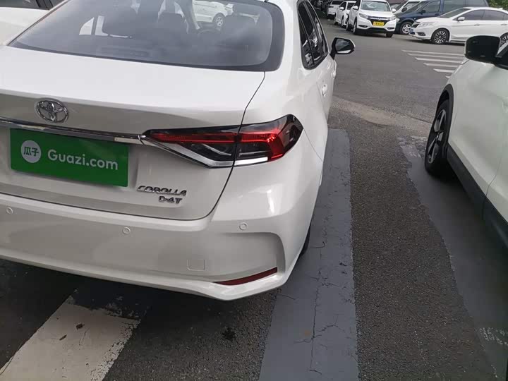 Фото 8 - Toyota Corolla