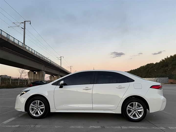 Фото 2 - Toyota Levin