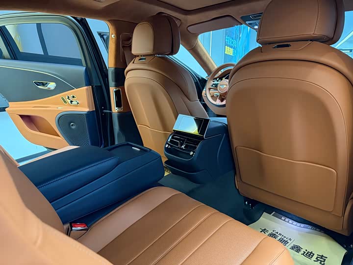 Фото 10 - Bentley Flying Spur