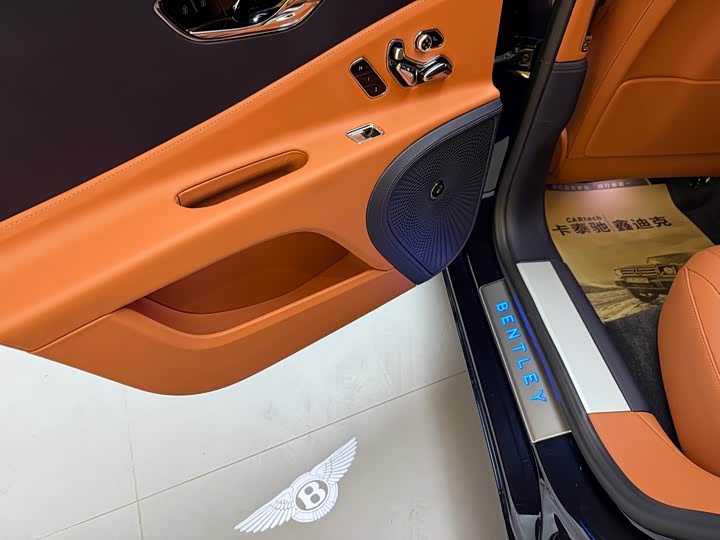 Фото 16 - Bentley Flying Spur