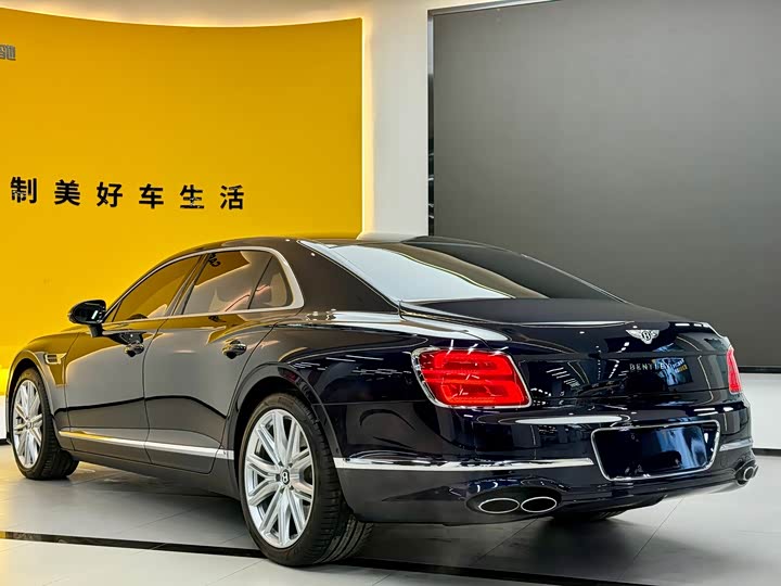 Фото 19 - Bentley Flying Spur