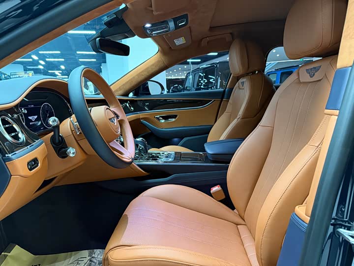 Фото 5 - Bentley Flying Spur