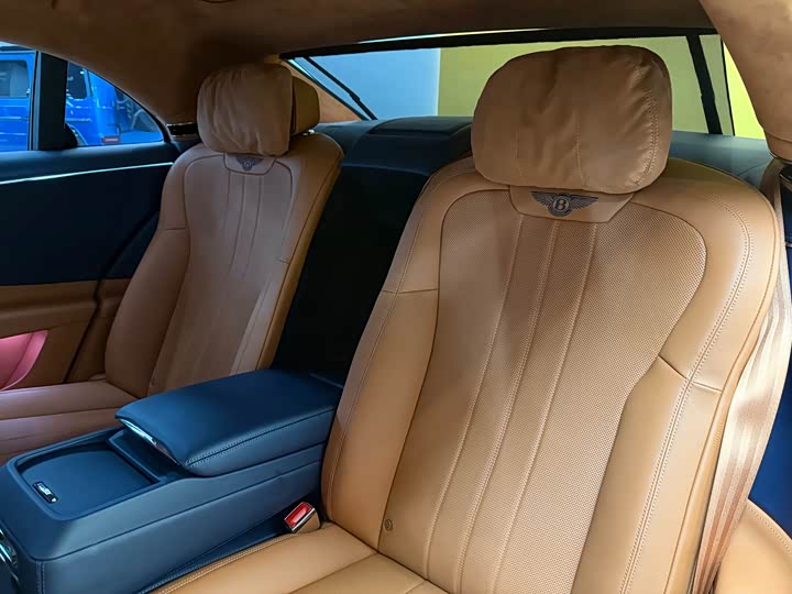 Фото 8 - Bentley Flying Spur