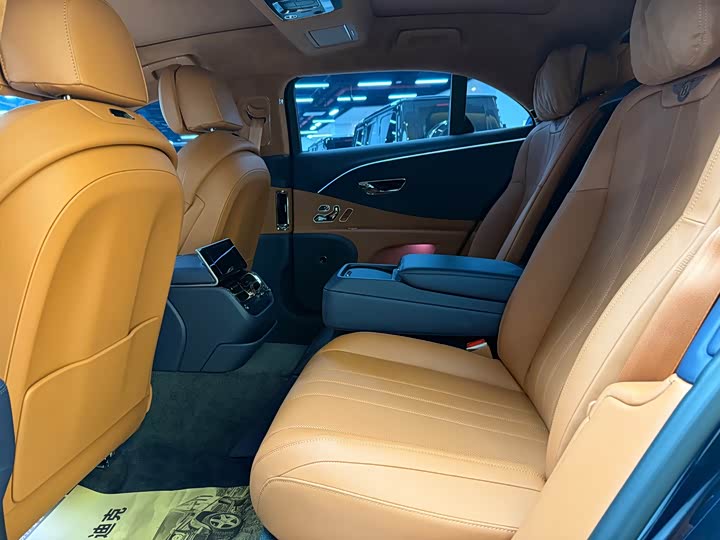 Фото 9 - Bentley Flying Spur