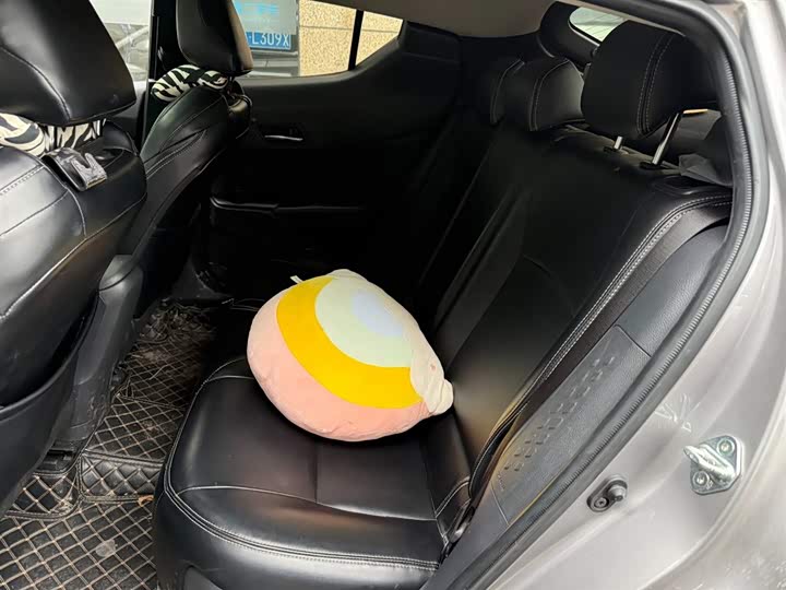 Фото 10 - Toyota Izoa