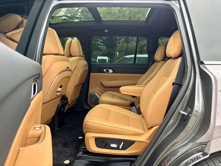 Фото 11 - LiXiang One