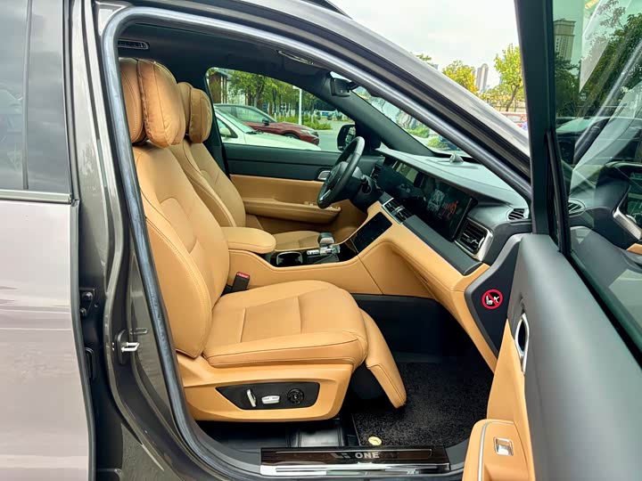 Фото 13 - LiXiang One