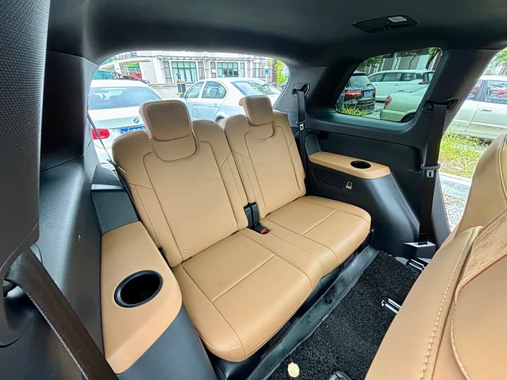 Фото 15 - LiXiang One