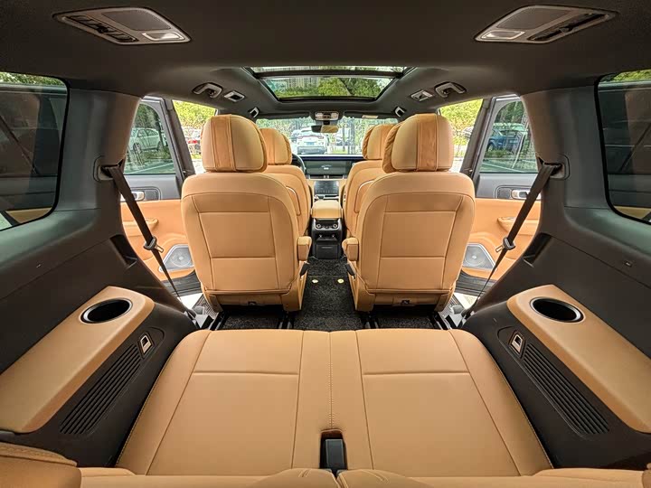 Фото 16 - LiXiang One