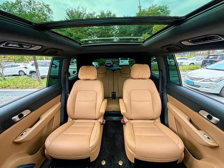 Фото 24 - LiXiang One